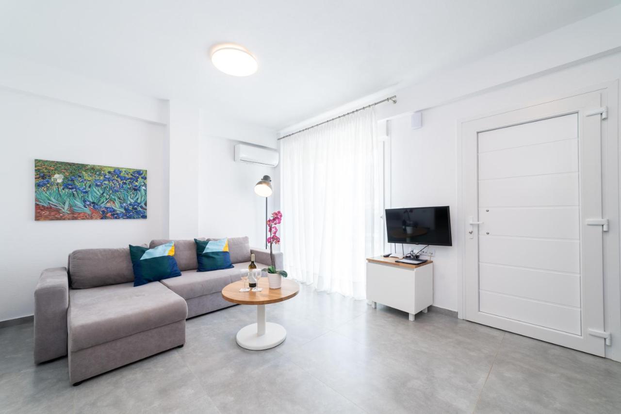 OfrínionDionysos Residential Complexアパートメント エクステリア 写真