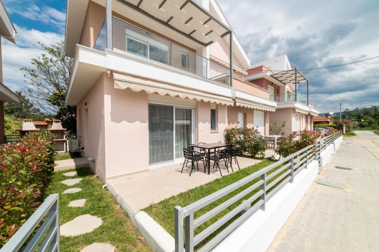 OfrínionDionysos Residential Complexアパートメント エクステリア 写真